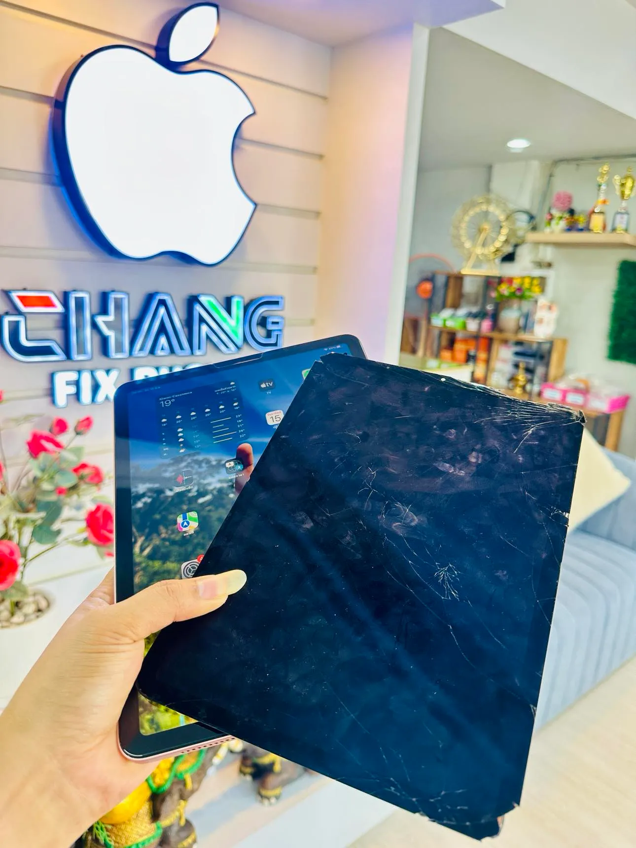 เปลี่ยนหน้าจอแท้ iPad Pro 11 Gen2