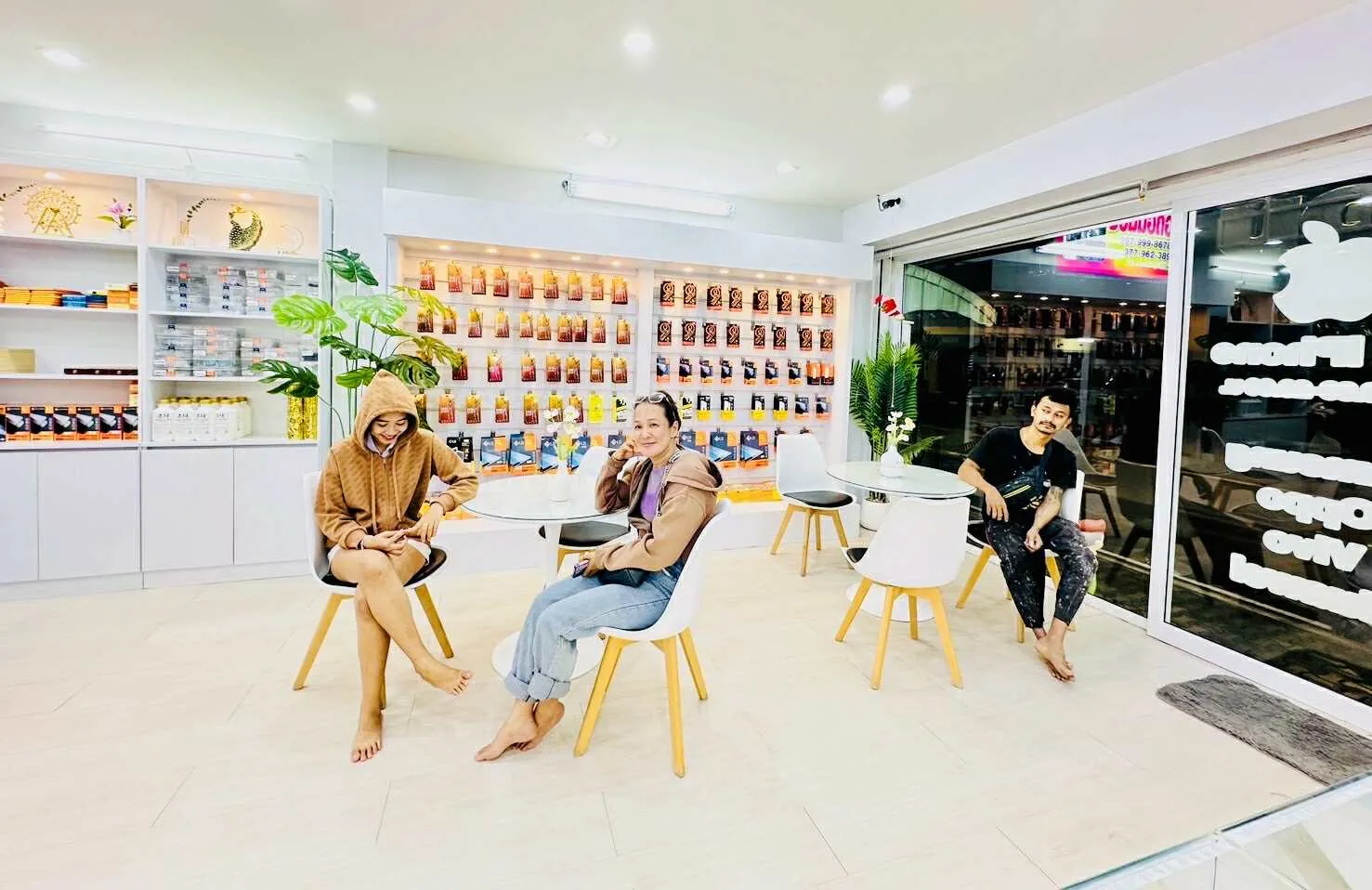 ซ่อมบอร์ด iPhone สุราษฎร์ธานี วัดประดู่ | เครื่องดับ เปิดไม่ติด ช็อต ยกบอร์ดตรวจจุดเสีย